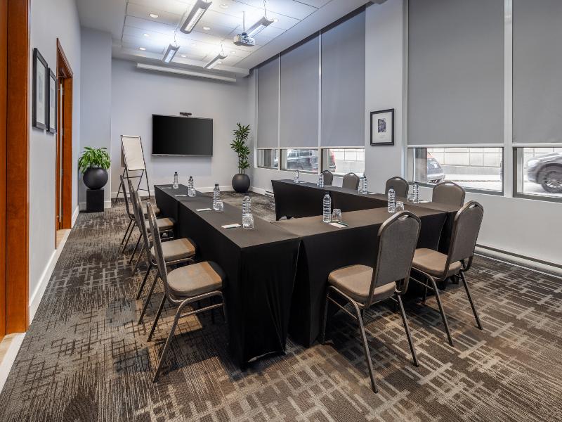 Embassy Suites Hotel Montreal image