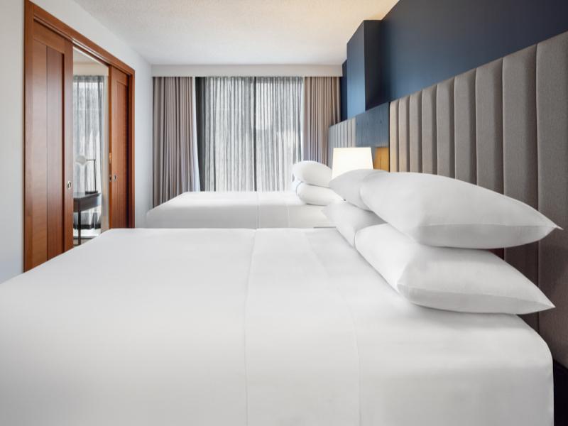 Embassy Suites Hotel Montreal image