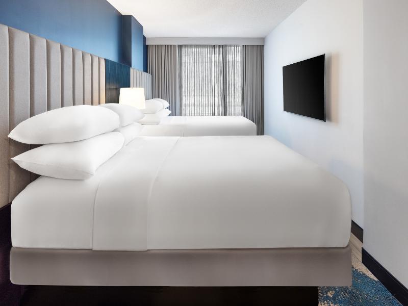 Embassy Suites Hotel Montreal image