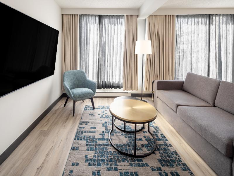 Embassy Suites Hotel Montreal image