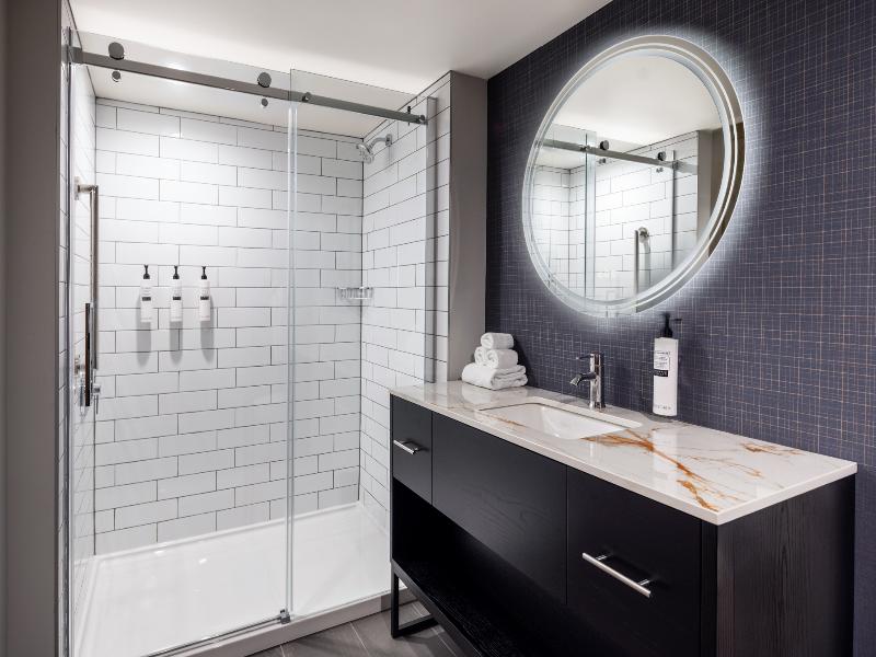 Embassy Suites Hotel Montreal image
