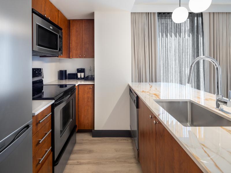Embassy Suites Hotel Montreal image