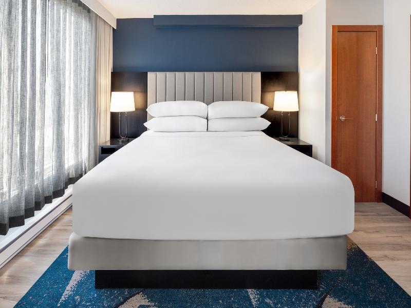 Embassy Suites Hotel Montreal image