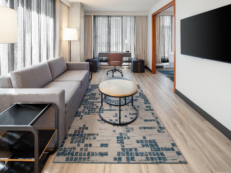 Embassy Suites Hotel Montreal image
