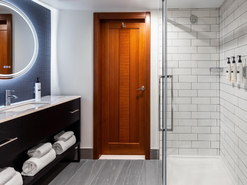 Embassy Suites Hotel Montreal image