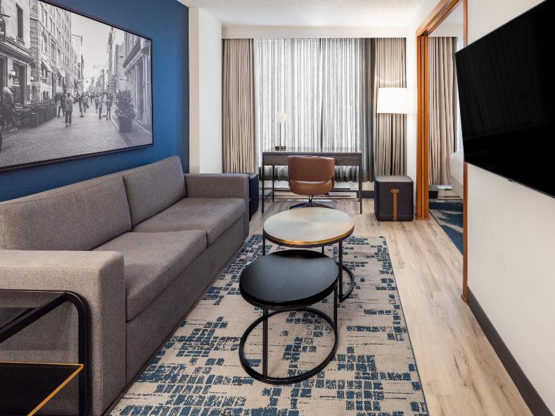 Embassy Suites Hotel Montreal image
