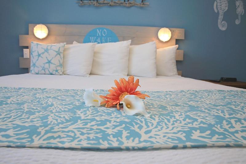 Hideaways at Palm Bay image