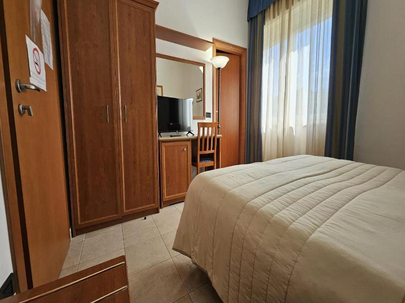 GH Hotel & Restaurant image