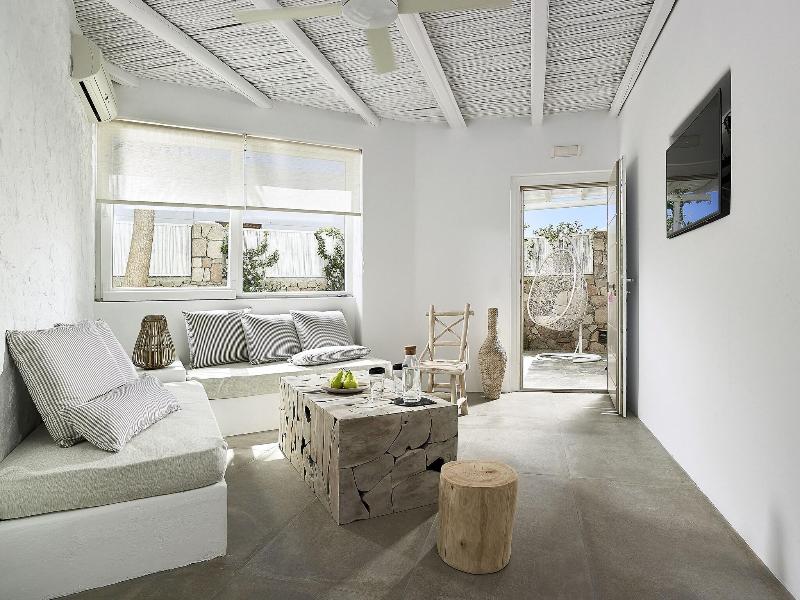 Delmar Apartments & Suites