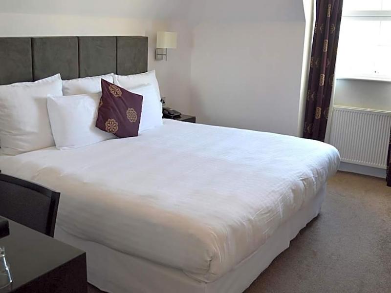 Cliff Hotel image