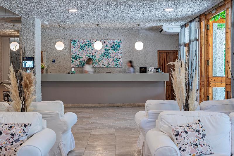 The Grove Seaside Hotel - Image 2