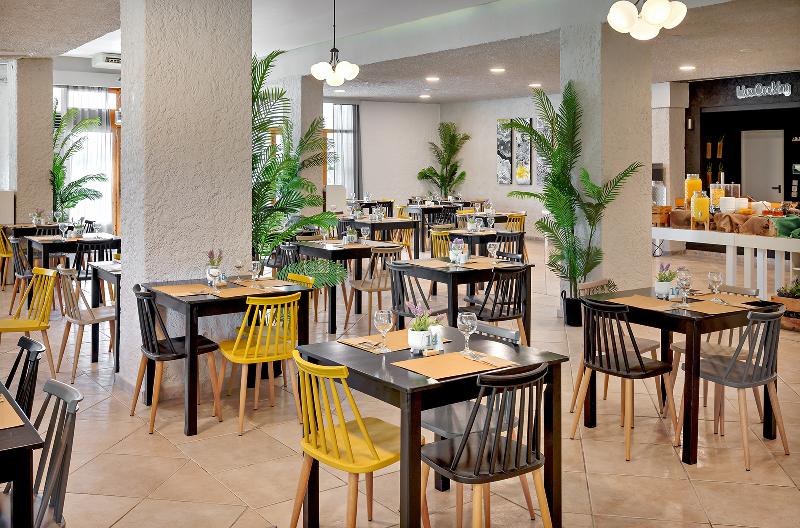 The Grove Seaside Hotel - Image 10