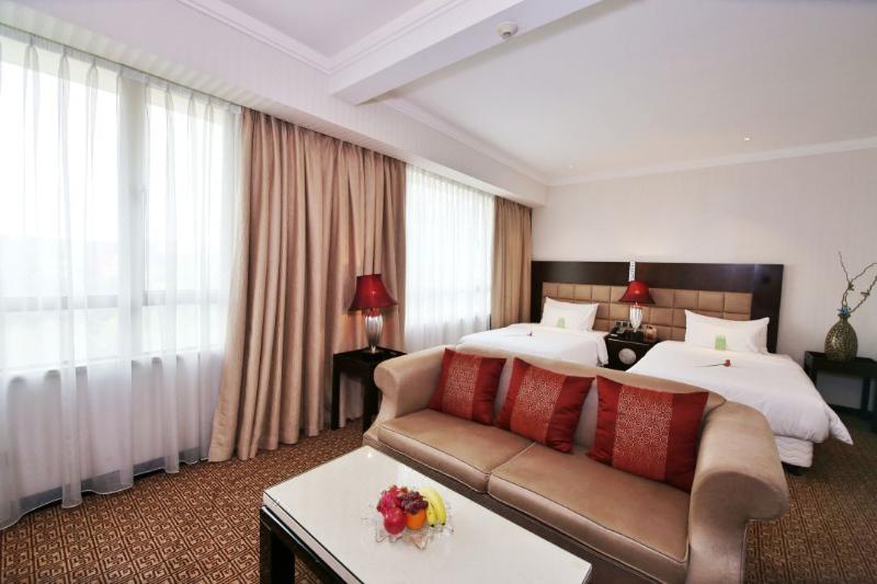 Dong Fang Guangzhou image