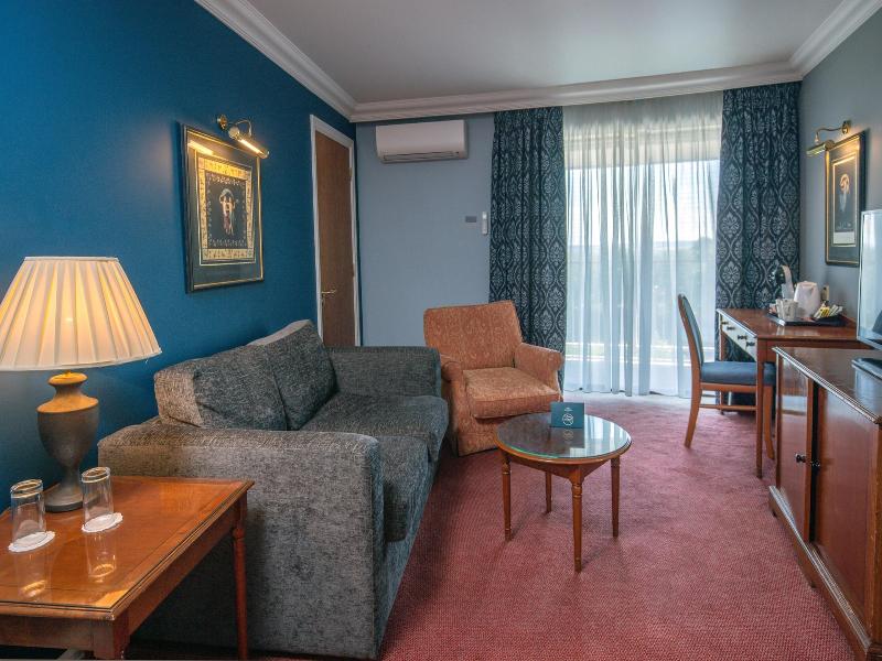 Derby Mickleover Hotel, BW Signature Collection image
