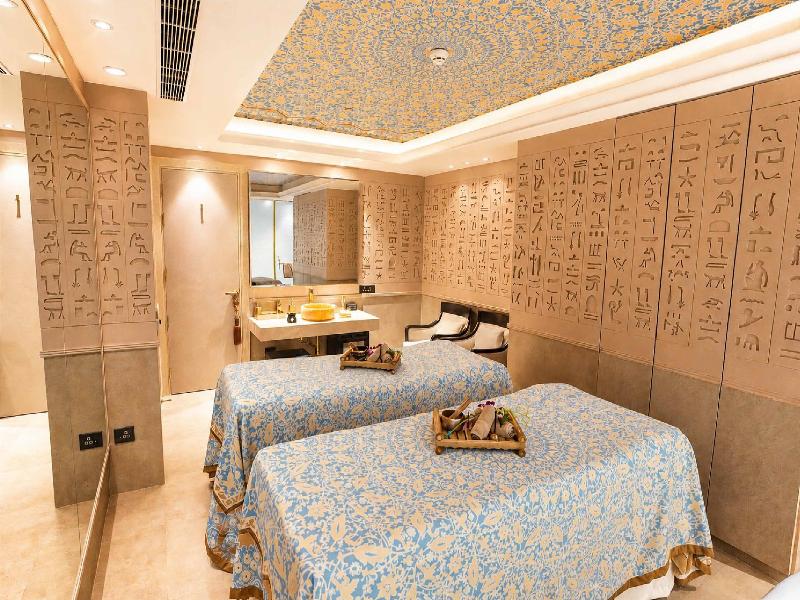 Radisson Blu Noida image