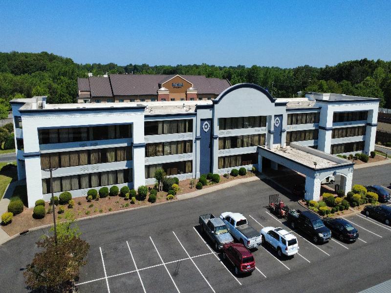 SureStay by Best Western Charlotte Matthews image