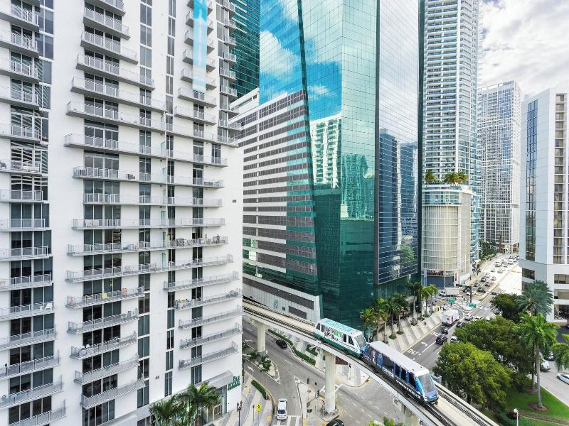Courtyard Miami Downtown/Brickell Area image