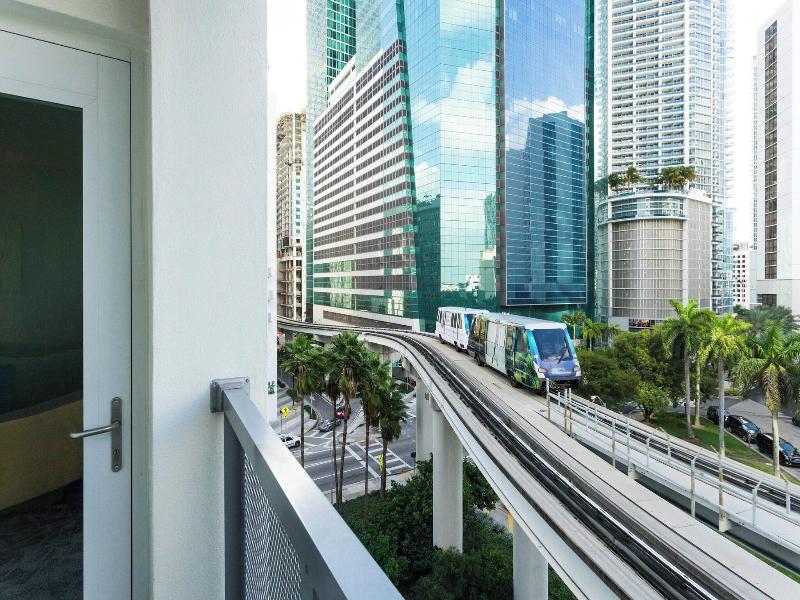 Courtyard Miami Downtown/Brickell Area image