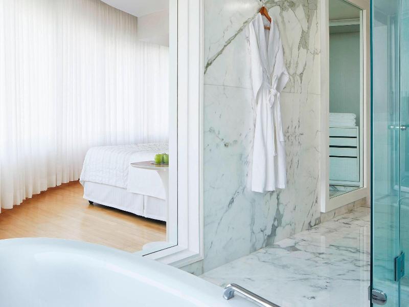 Le Meridien New Delhi image
