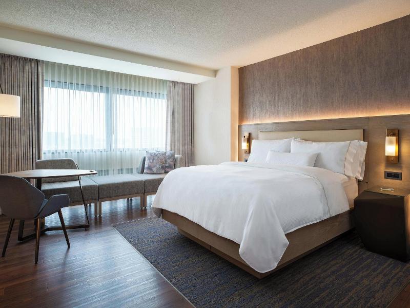 Westin O'Hare image