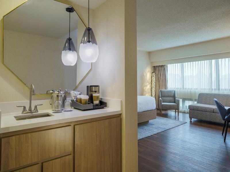 Westin O'Hare image