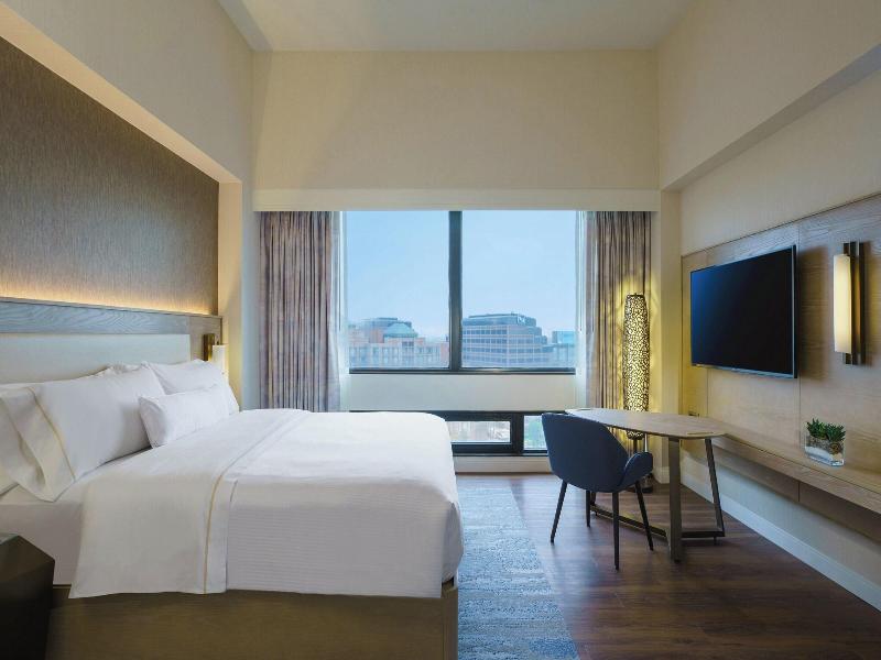 Westin O'Hare image