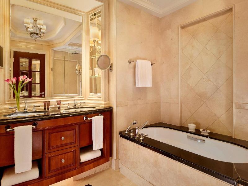 The Ritz-Carlton, Guangzhou image