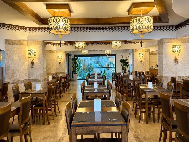 Blue Wave Suite Hotel — restaurant
