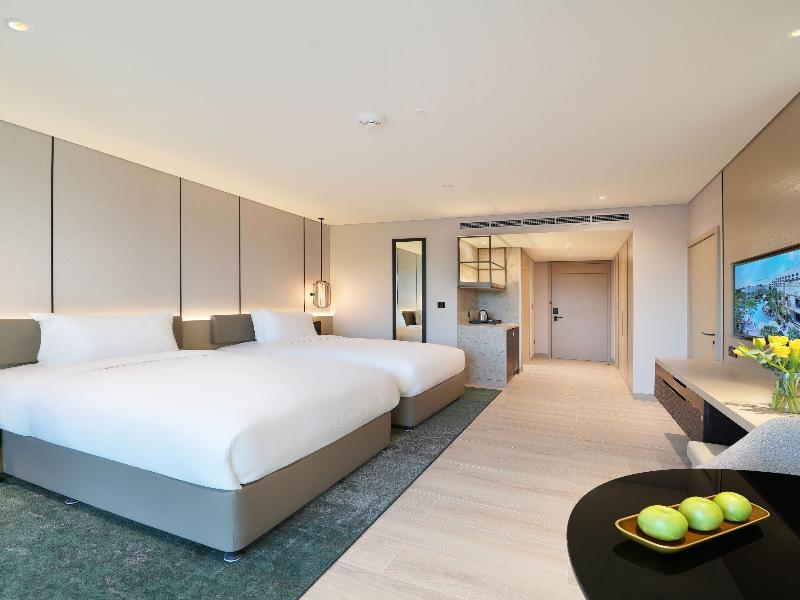 Al Ain Rotana image