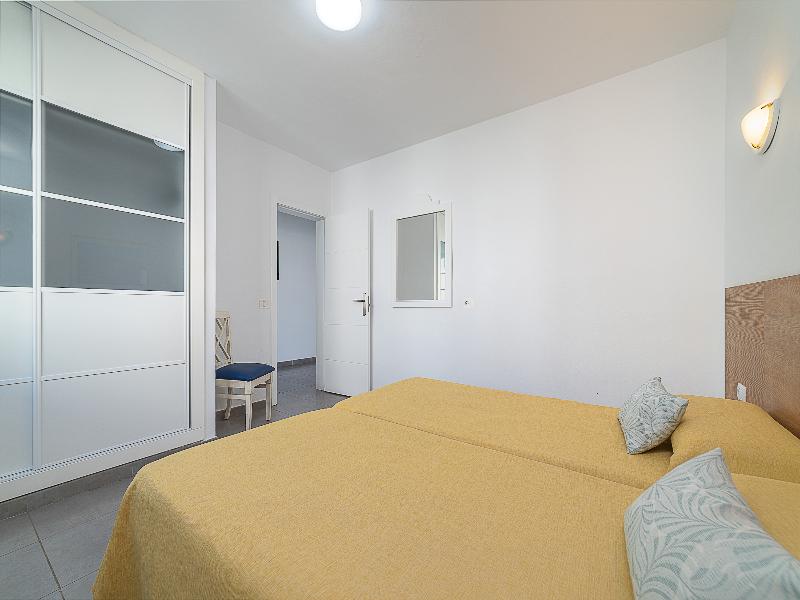 Elena Apartamentos image