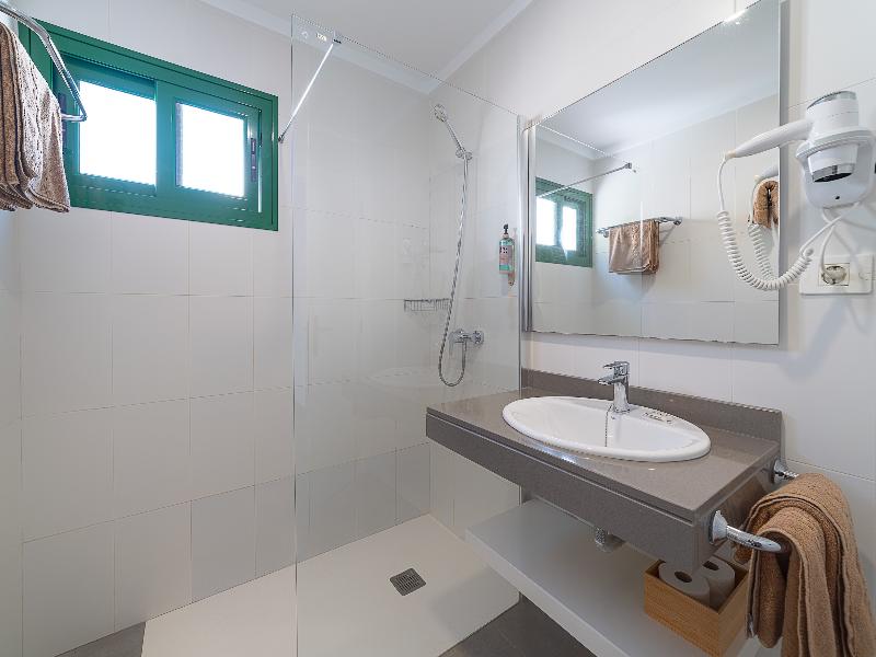 Elena Apartamentos image