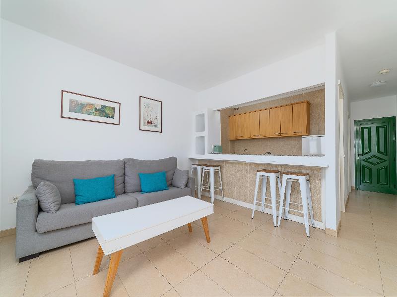 Elena Apartamentos image