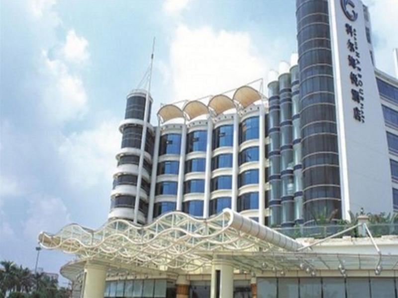 Royal Marina Plaza image