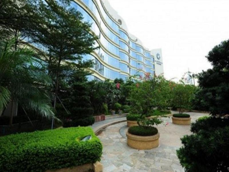 Royal Marina Plaza image