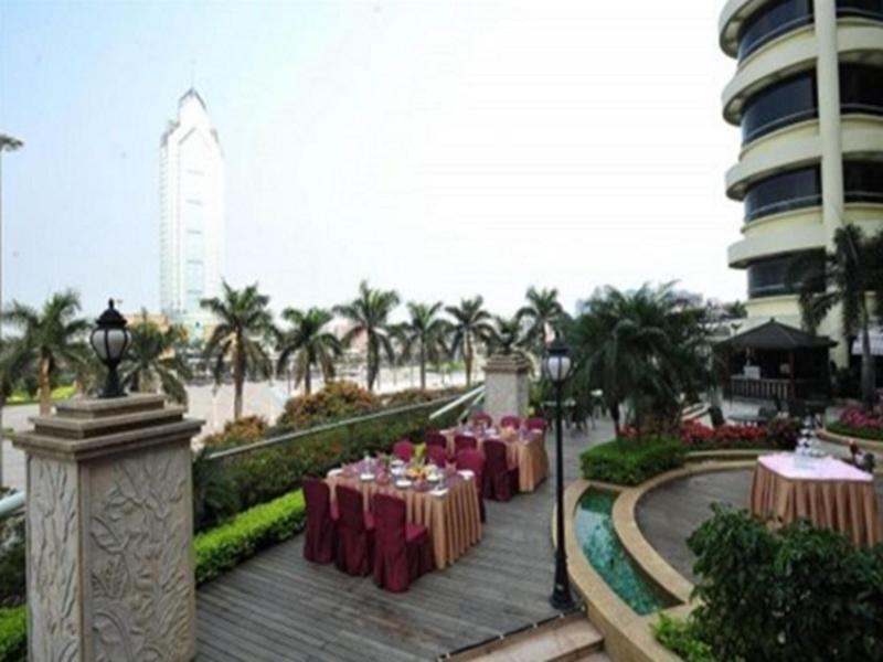 Royal Marina Plaza image