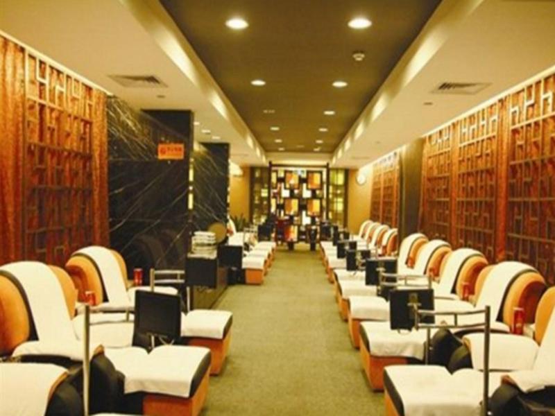 Royal Marina Plaza image