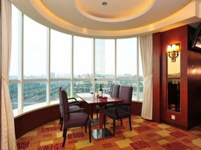 Royal Marina Plaza image