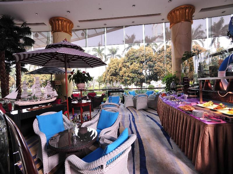 Royal Marina Plaza image