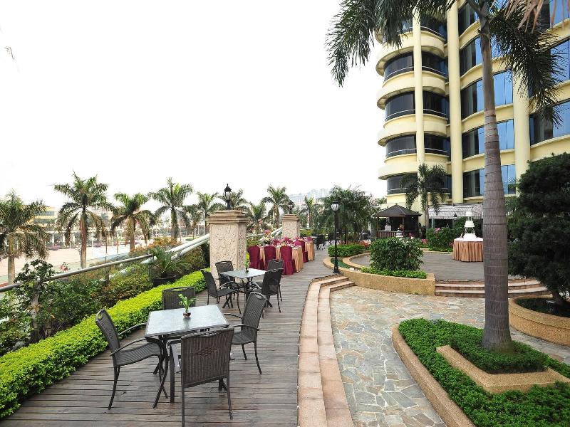 Royal Marina Plaza image