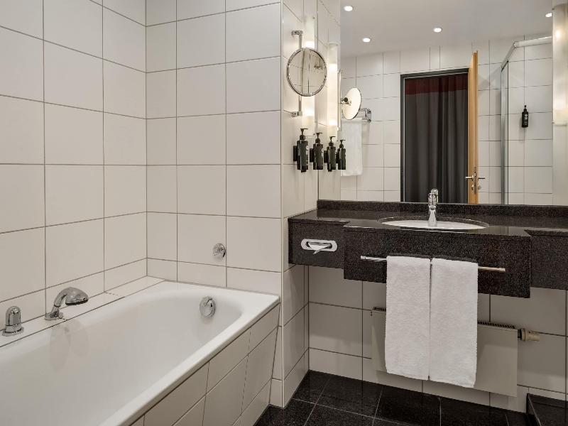 Ramada by Wyndham Essen Hotel image