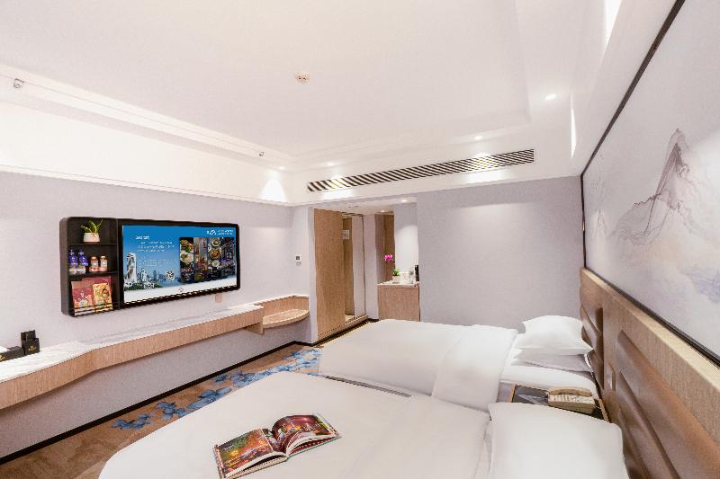 room detail thumbnail 2