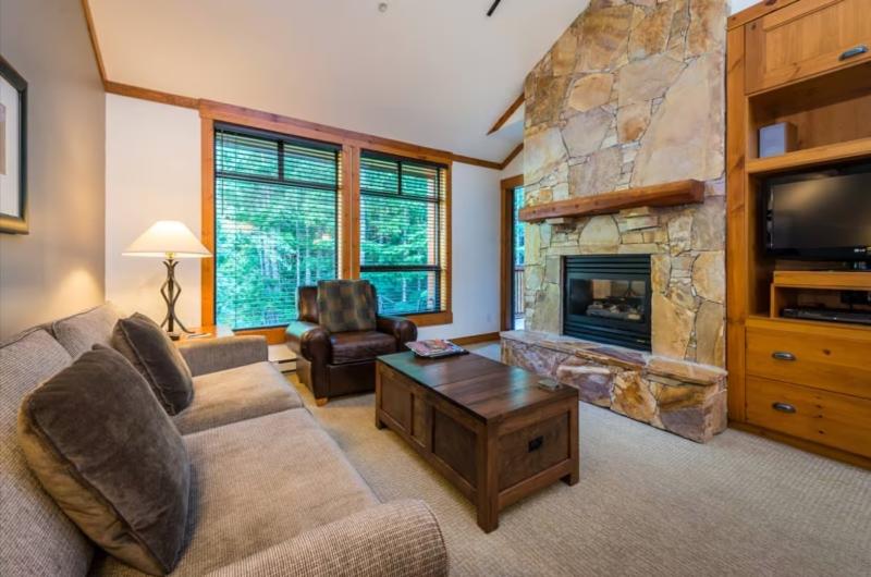 First Tracks Lodge, by Lodging Ovations image
