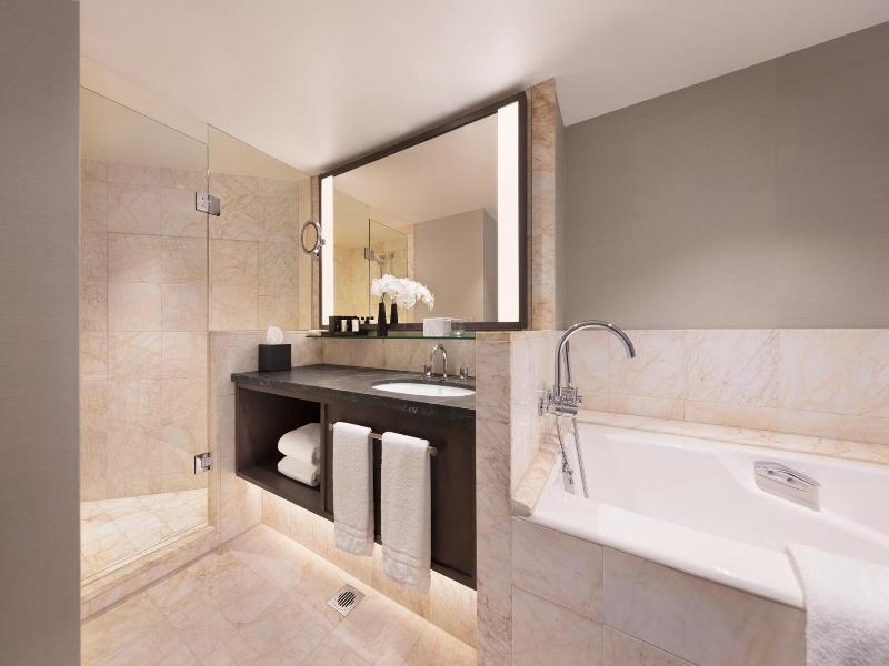 Four Seasons Hotel Sydney image
