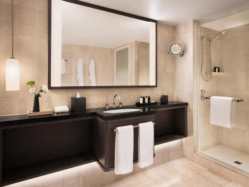 Four Seasons Hotel Sydney image