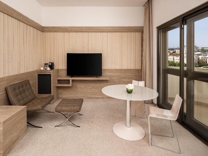 Carlton Al Moaibed image