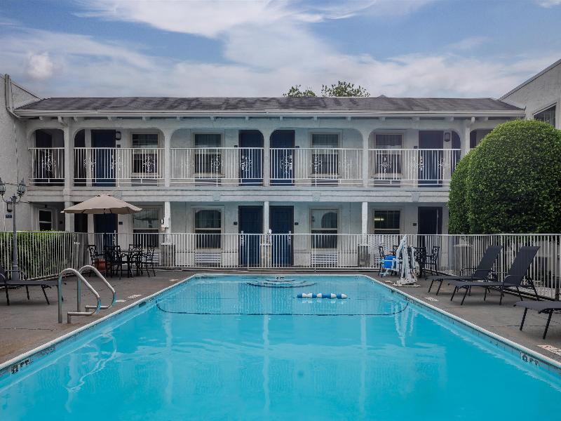 Motel 6 Dallas image