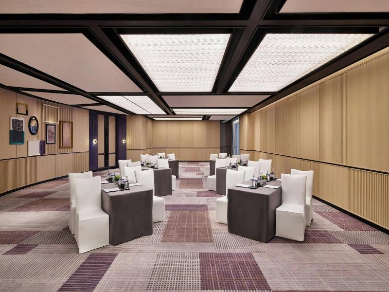 Renaissance Shanghai Hongqiao image