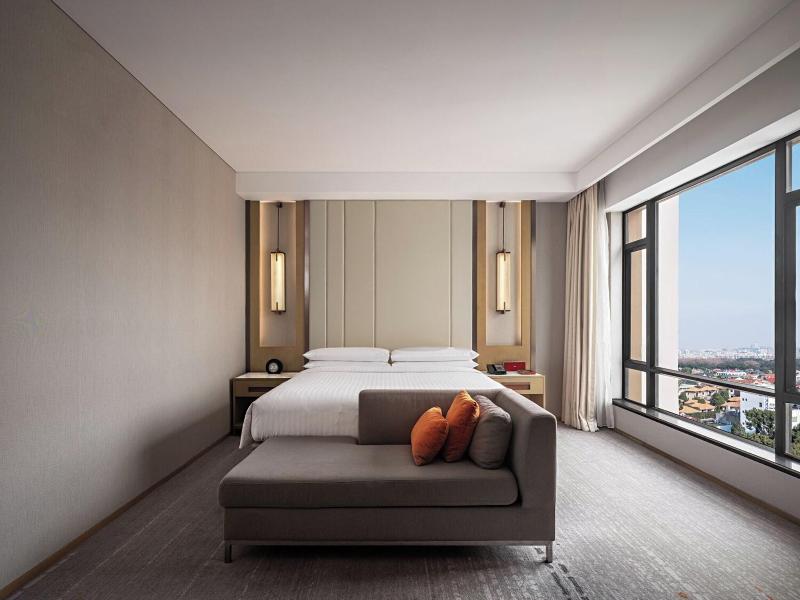 Renaissance Shanghai Hongqiao image