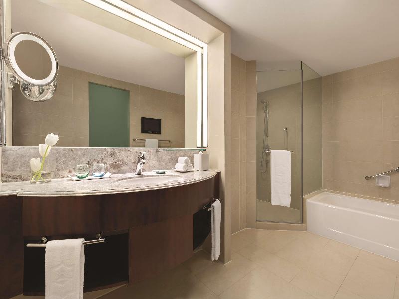 Shangri-la DaLian image