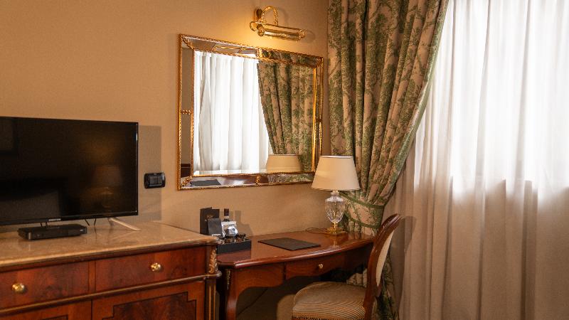 River Chateau image